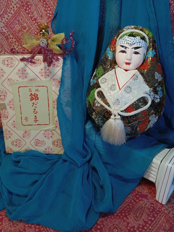 Japán Hime Daruma esküvői kék ruhás baba 20 cm