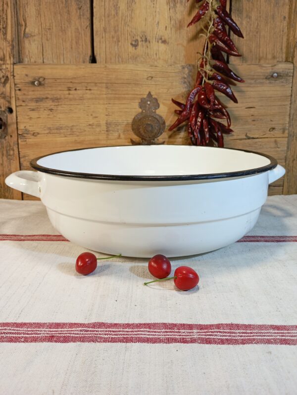 32 cm-es tál, belül pici hibával