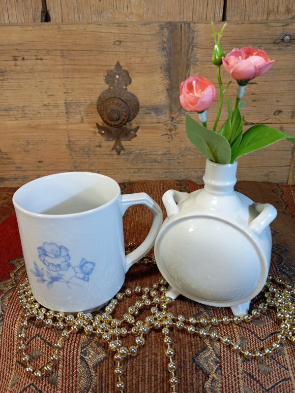 Kőbányai porcelángyár bögre és kis kulacs