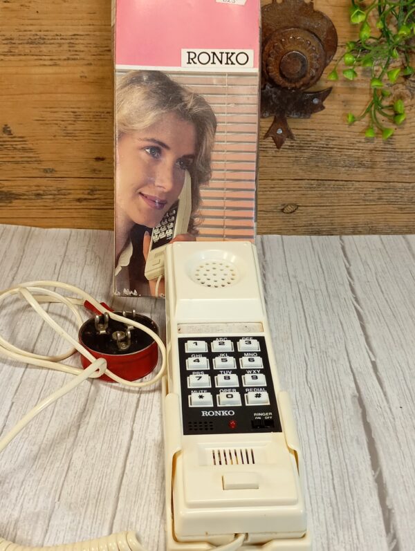 Ronkó nyomógombos telefon