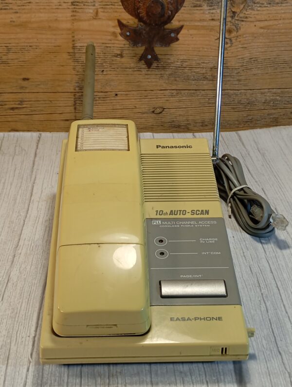 Régi nyomógombos telefon